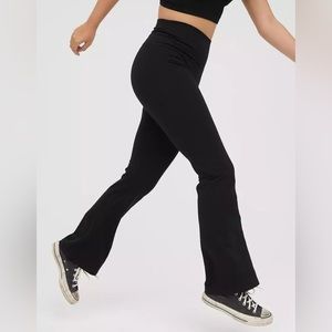 AERIE OG FLARE LEGGINGS🖤